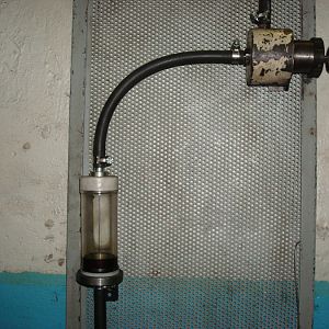 DSC03017 Игольчатый кран (справа)