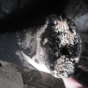 закоксываются нижние отверстия. Ежедневно.